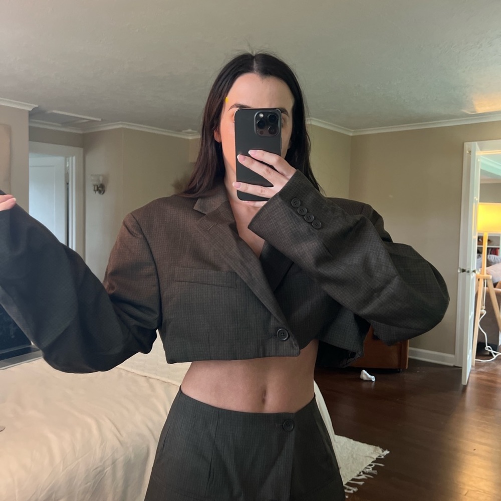 Havre Studio Jacket & Skirt Set View 3